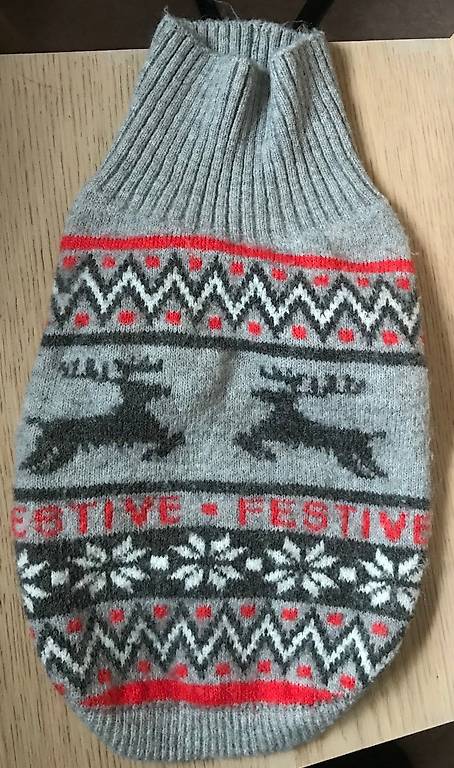 Schönes warmes, gestricktes Hundemäntel für Zwerghunde